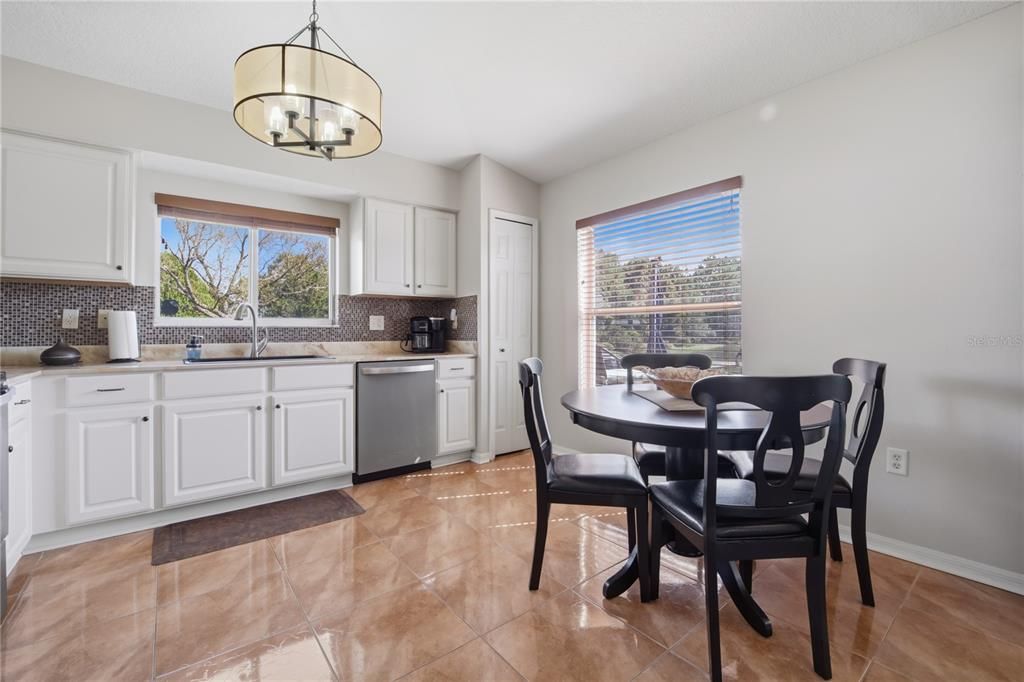 For Sale: $345,000 (2 beds, 2 baths, 1538 Square Feet)