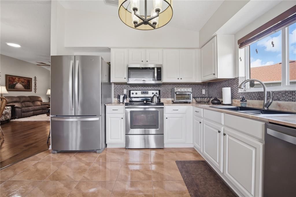 For Sale: $345,000 (2 beds, 2 baths, 1538 Square Feet)