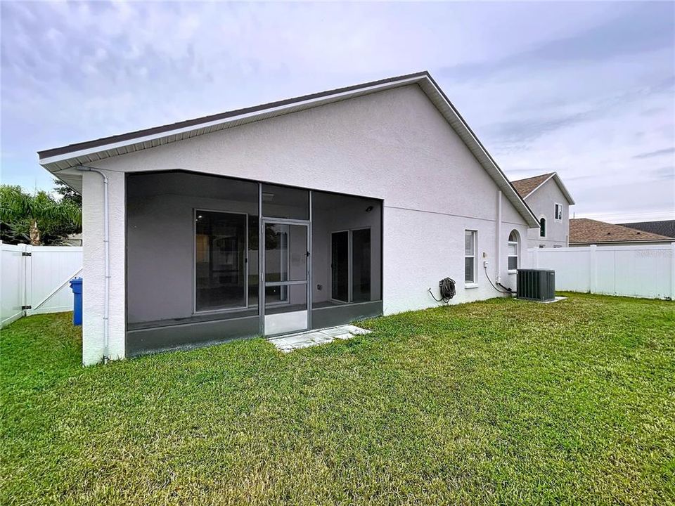 На продажу: $314,900 (3 спален, 2 ванн, 1618 Квадратных фут)