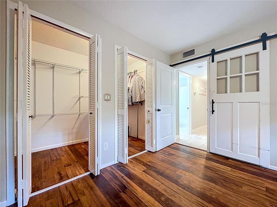 Active With Contract: $159,900 (2 beds, 1 baths, 825 Square Feet)