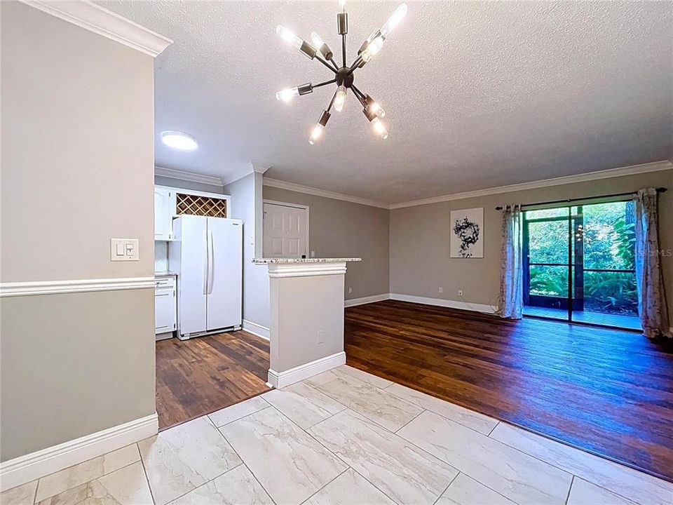 Active With Contract: $159,900 (2 beds, 1 baths, 825 Square Feet)