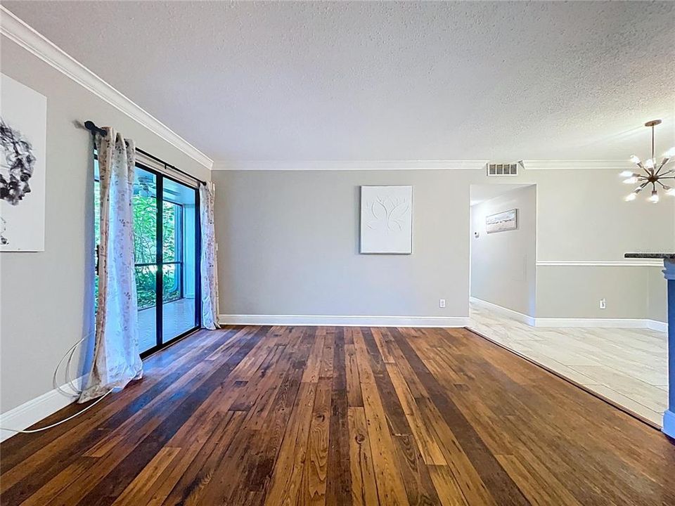 Active With Contract: $159,900 (2 beds, 1 baths, 825 Square Feet)