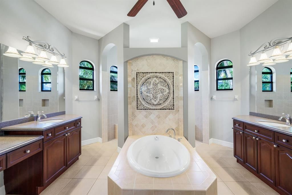 На продажу: $925,000 (4 спален, 3 ванн, 2804 Квадратных фут)