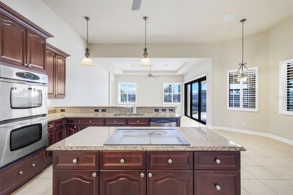 На продажу: $925,000 (4 спален, 3 ванн, 2804 Квадратных фут)