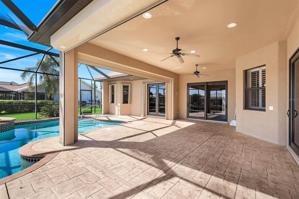 На продажу: $925,000 (4 спален, 3 ванн, 2804 Квадратных фут)