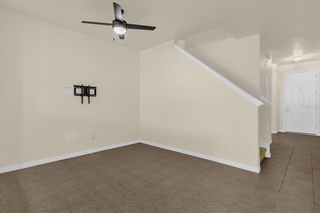 For Sale: $279,000 (3 beds, 3 baths, 1362 Square Feet)