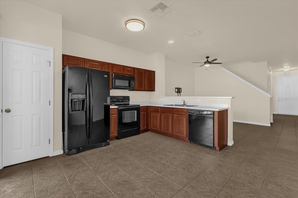 For Sale: $279,000 (3 beds, 3 baths, 1362 Square Feet)