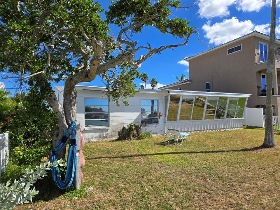 For Rent: $3,800 (3 beds, 2 baths, 1490 Square Feet)