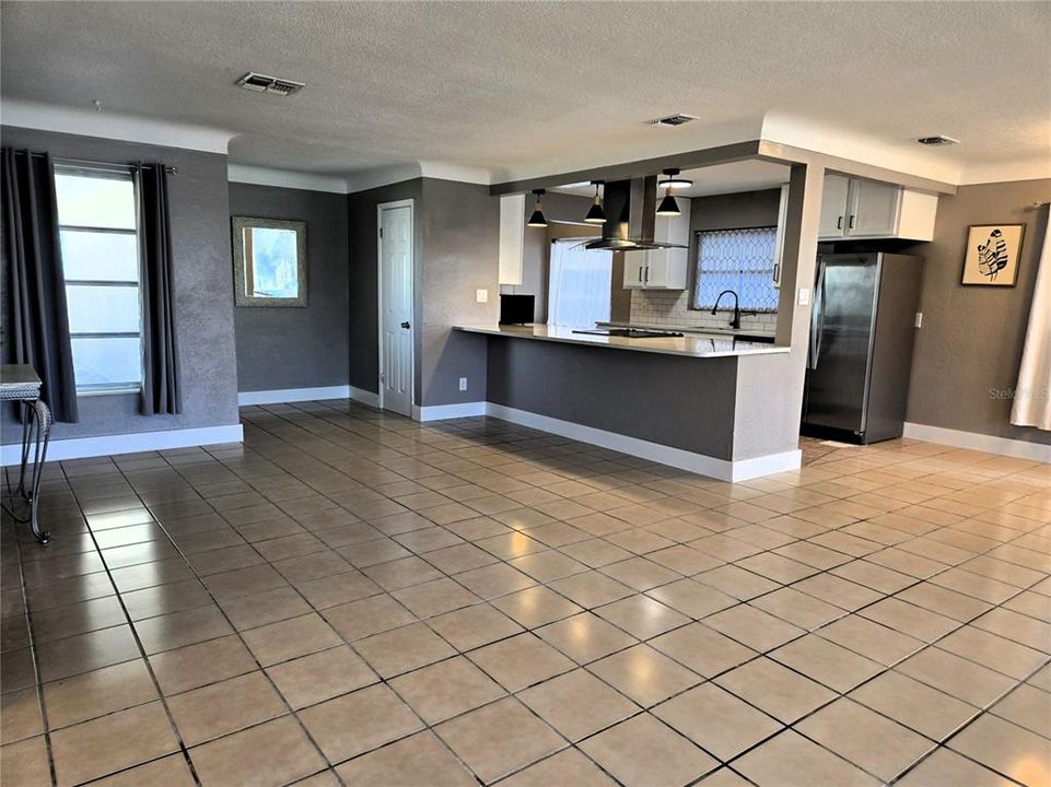 For Rent: $3,800 (3 beds, 2 baths, 1490 Square Feet)