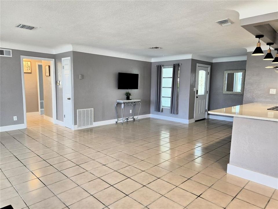 For Rent: $3,800 (3 beds, 2 baths, 1490 Square Feet)