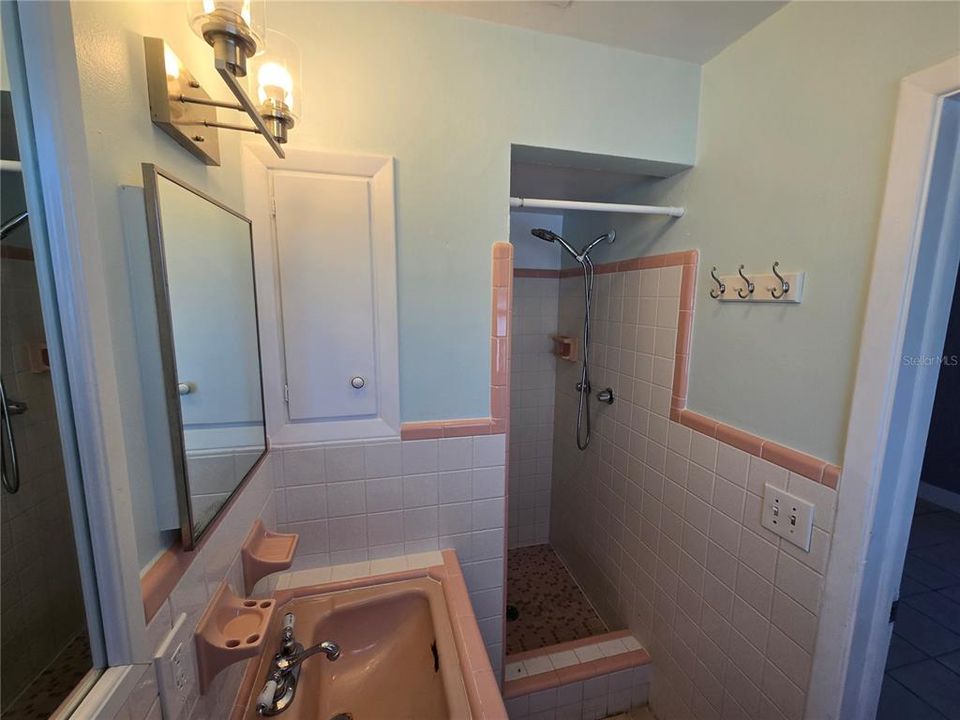 For Rent: $3,800 (3 beds, 2 baths, 1490 Square Feet)