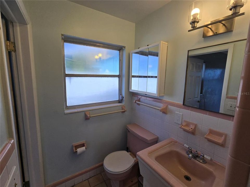 For Rent: $3,800 (3 beds, 2 baths, 1490 Square Feet)