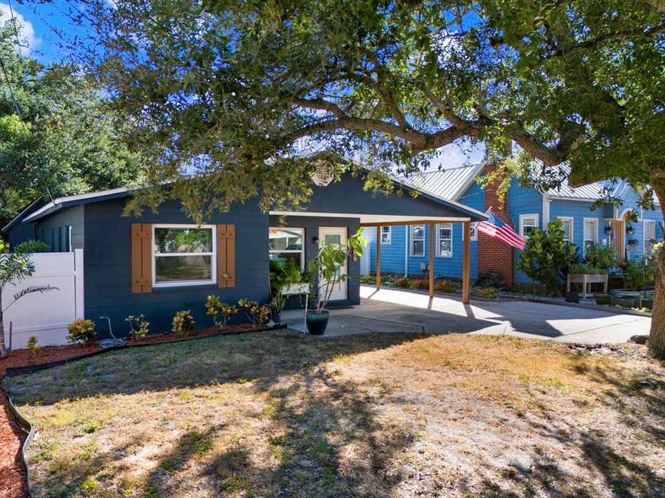 For Sale: $389,990 (2 beds, 1 baths, 986 Square Feet)