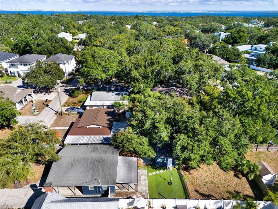 For Sale: $389,990 (2 beds, 1 baths, 986 Square Feet)