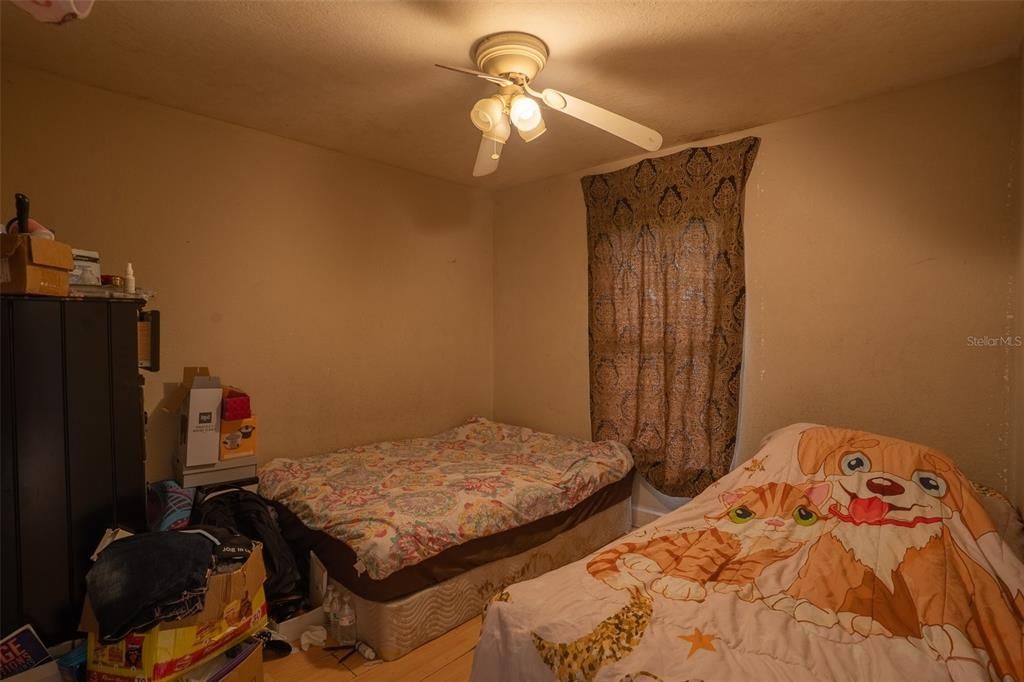 合同活跃: $199,990 (3 贝兹, 2 浴室, 1245 平方英尺)