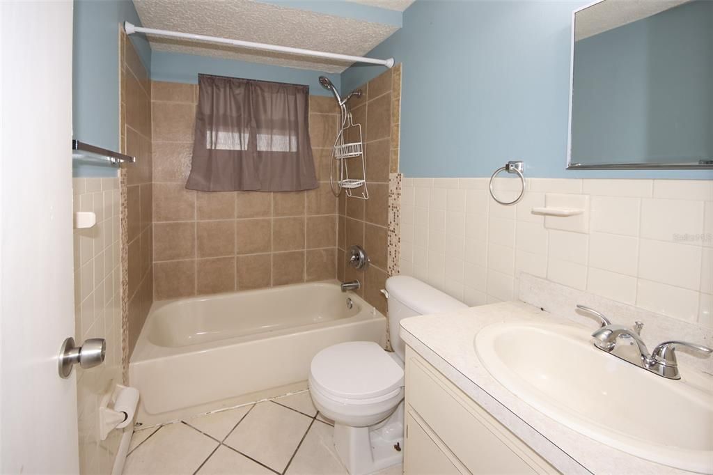 Active With Contract: $219,950 (3 beds, 2 baths, 1350 Square Feet)