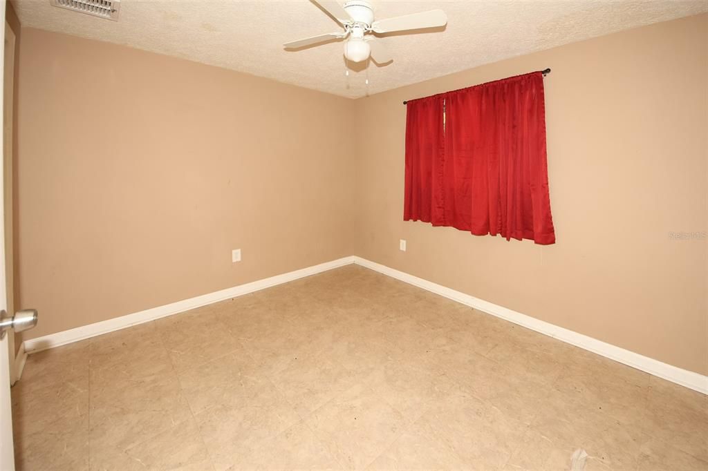 Active With Contract: $219,950 (3 beds, 2 baths, 1350 Square Feet)