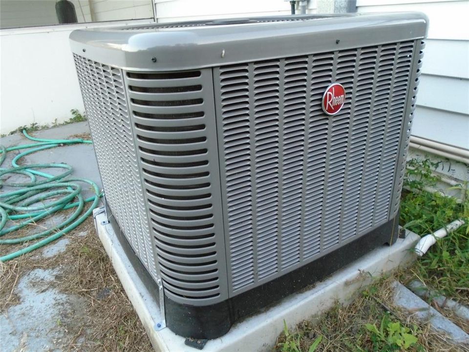 Active With Contract: $219,950 (3 beds, 2 baths, 1350 Square Feet)