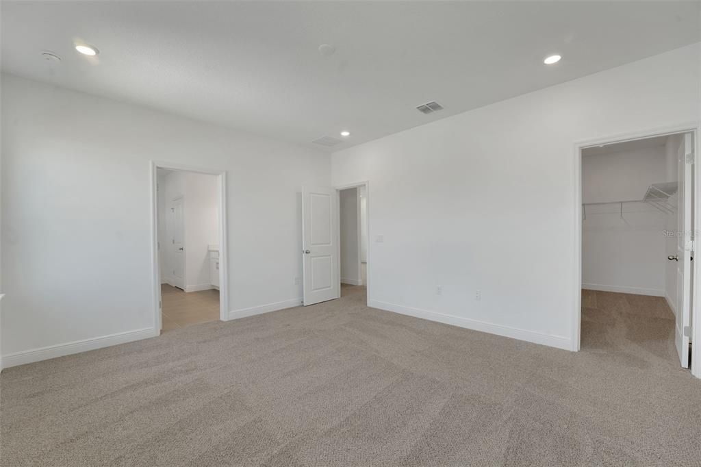 Active With Contract: $605,125 (4 beds, 3 baths, 2520 Square Feet)