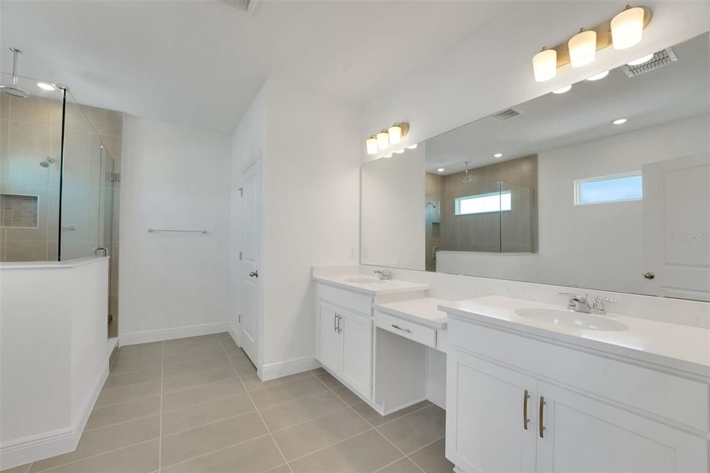 Active With Contract: $605,125 (4 beds, 3 baths, 2520 Square Feet)