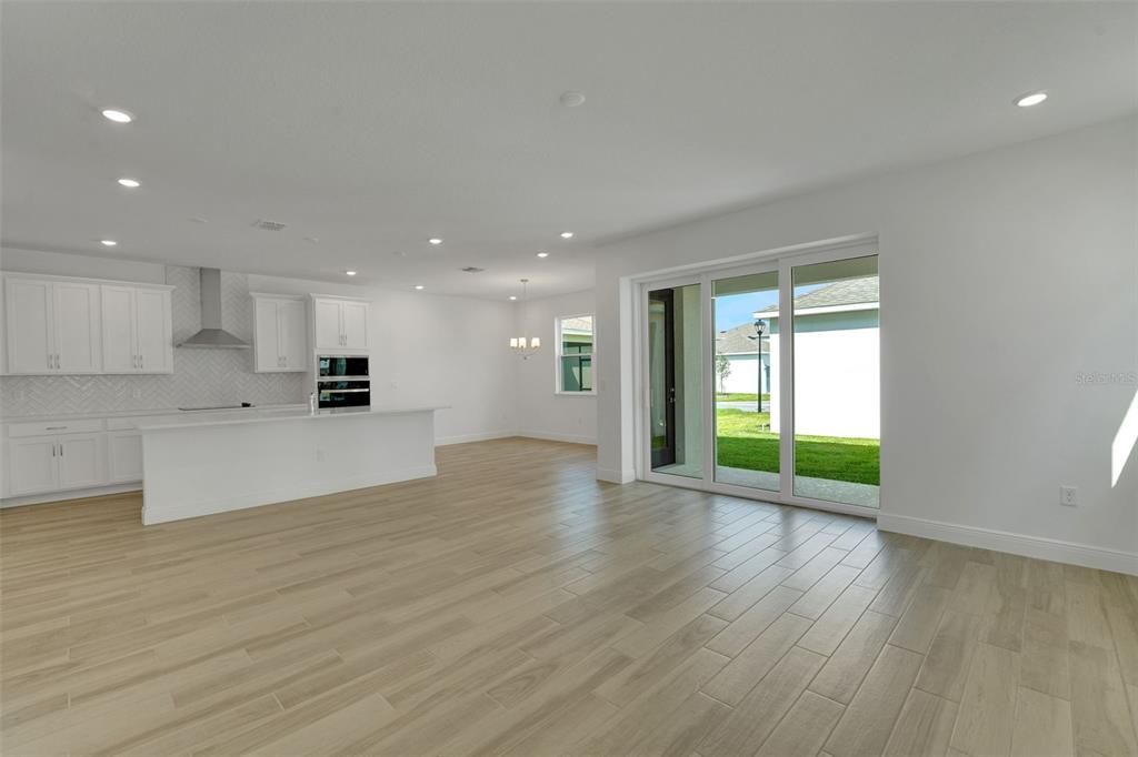 Active With Contract: $605,125 (4 beds, 3 baths, 2520 Square Feet)