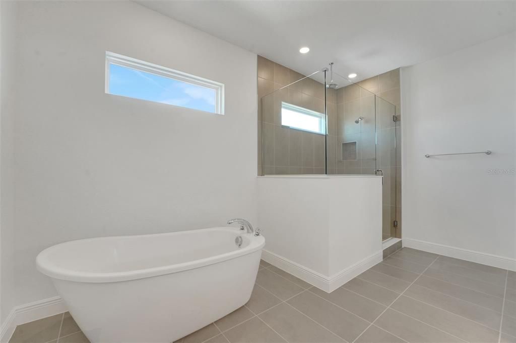 Active With Contract: $605,125 (4 beds, 3 baths, 2520 Square Feet)