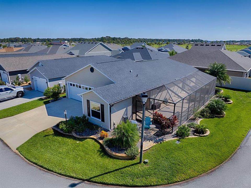 Active With Contract: $339,000 (2 beds, 2 baths, 1300 Square Feet)