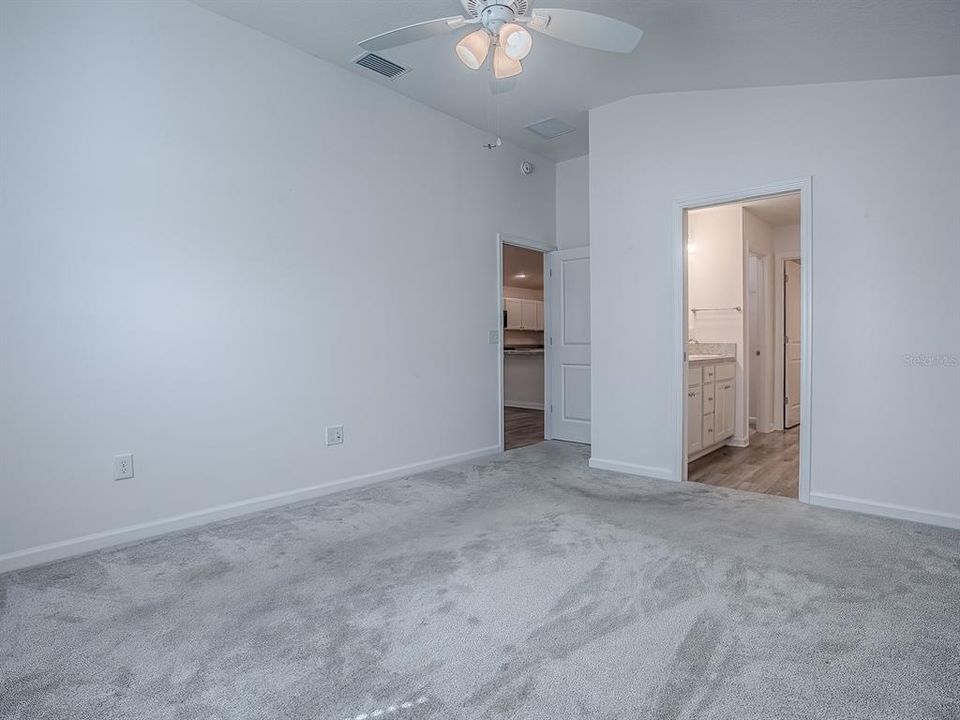 Active With Contract: $339,000 (2 beds, 2 baths, 1300 Square Feet)