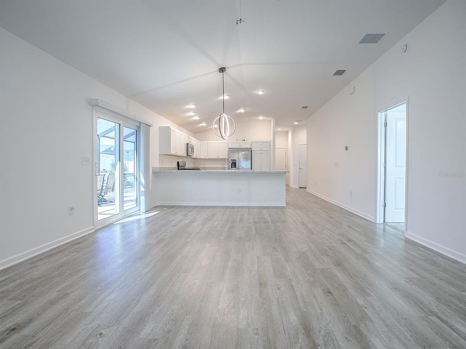 Active With Contract: $339,000 (2 beds, 2 baths, 1300 Square Feet)