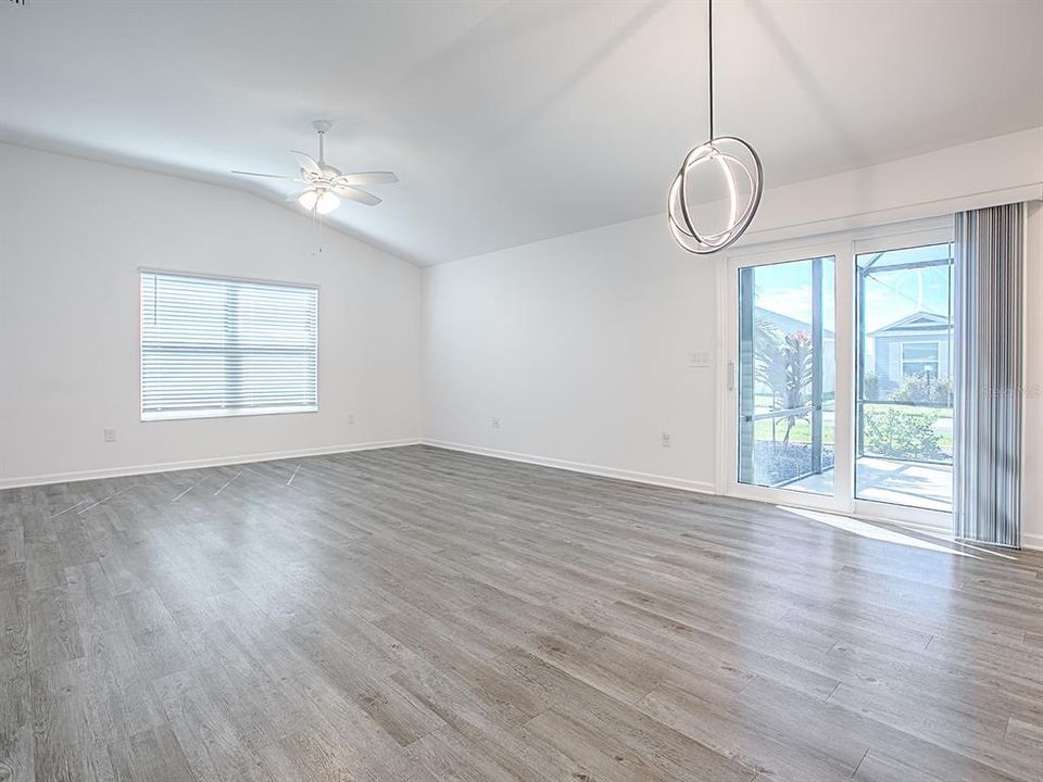 Active With Contract: $339,000 (2 beds, 2 baths, 1300 Square Feet)