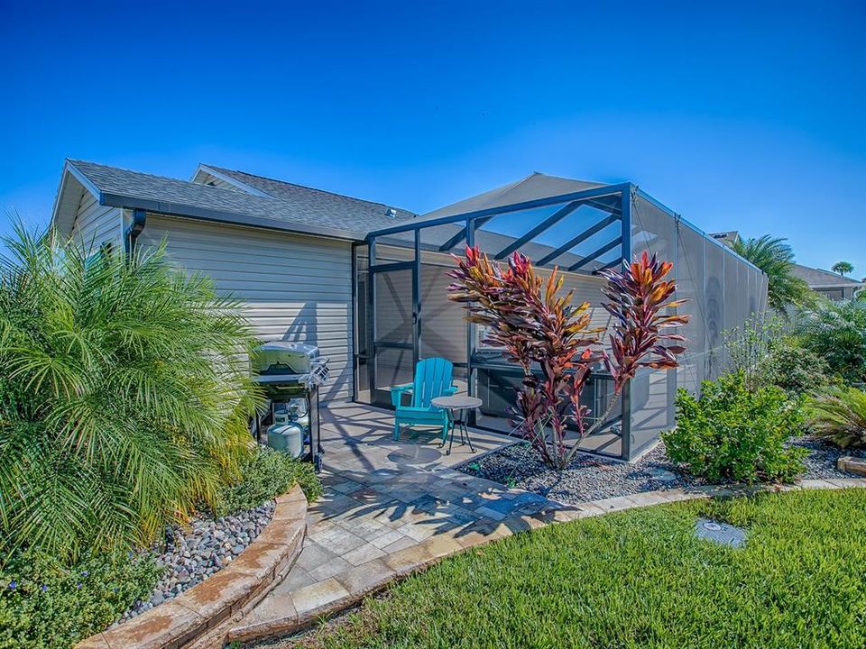 Active With Contract: $339,000 (2 beds, 2 baths, 1300 Square Feet)