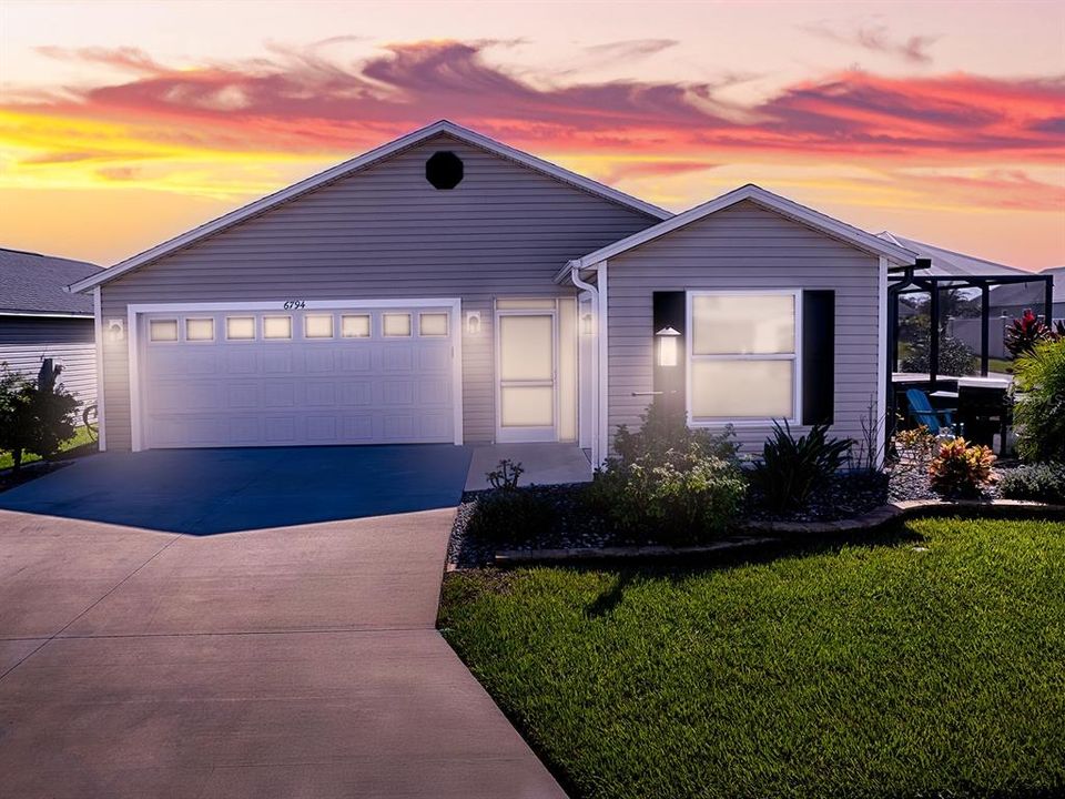 Active With Contract: $339,000 (2 beds, 2 baths, 1300 Square Feet)