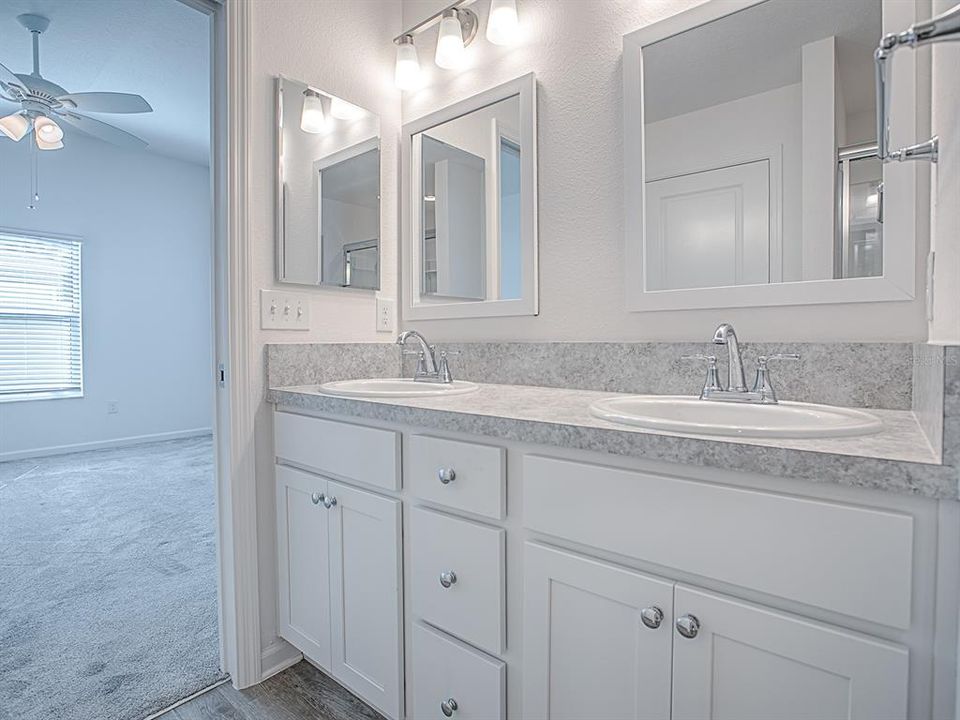 Active With Contract: $339,000 (2 beds, 2 baths, 1300 Square Feet)