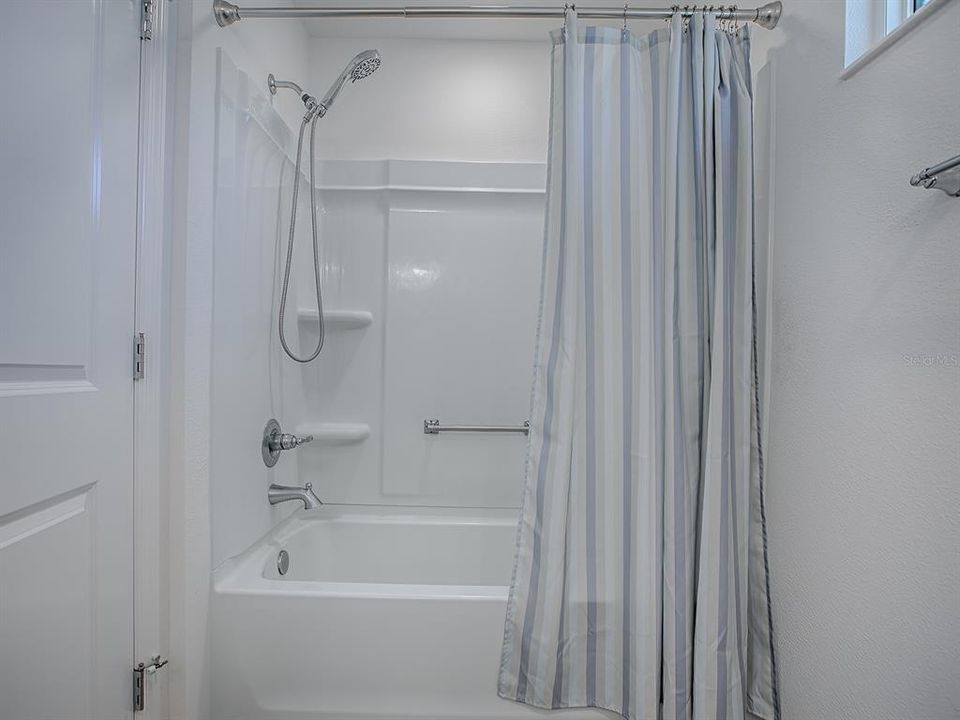 Active With Contract: $339,000 (2 beds, 2 baths, 1300 Square Feet)