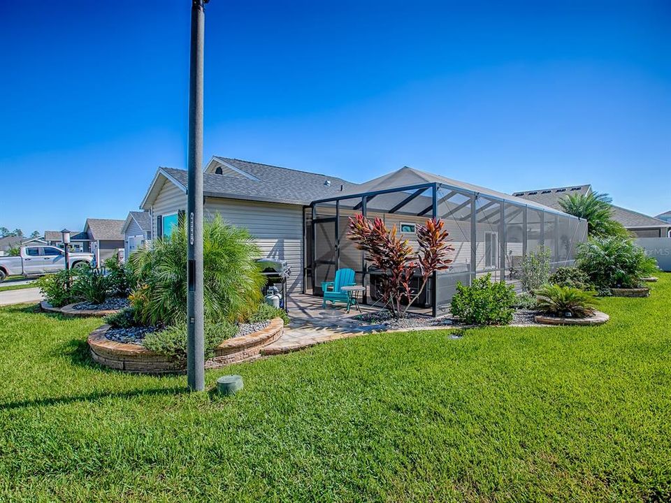 Active With Contract: $339,000 (2 beds, 2 baths, 1300 Square Feet)