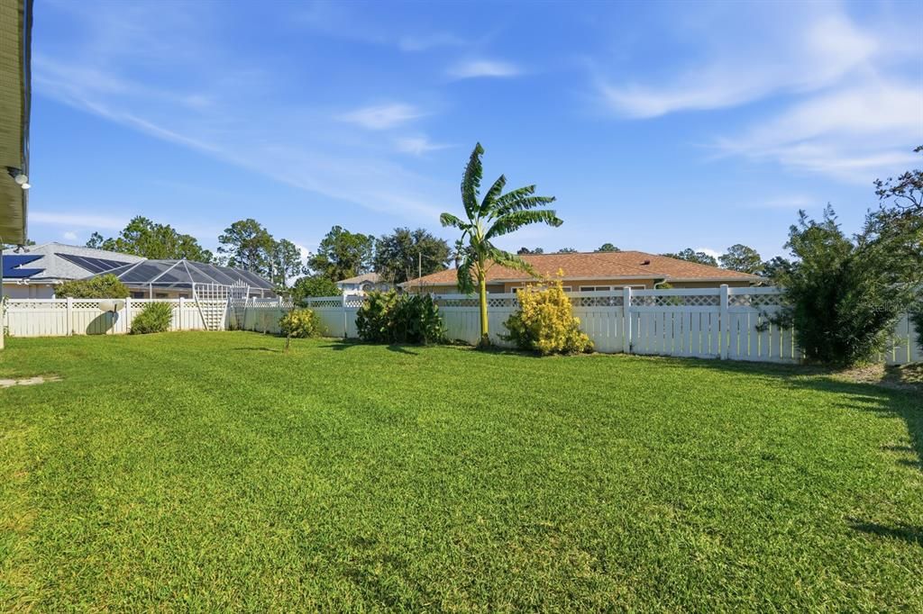 Active With Contract: $350,000 (3 beds, 3 baths, 2042 Square Feet)