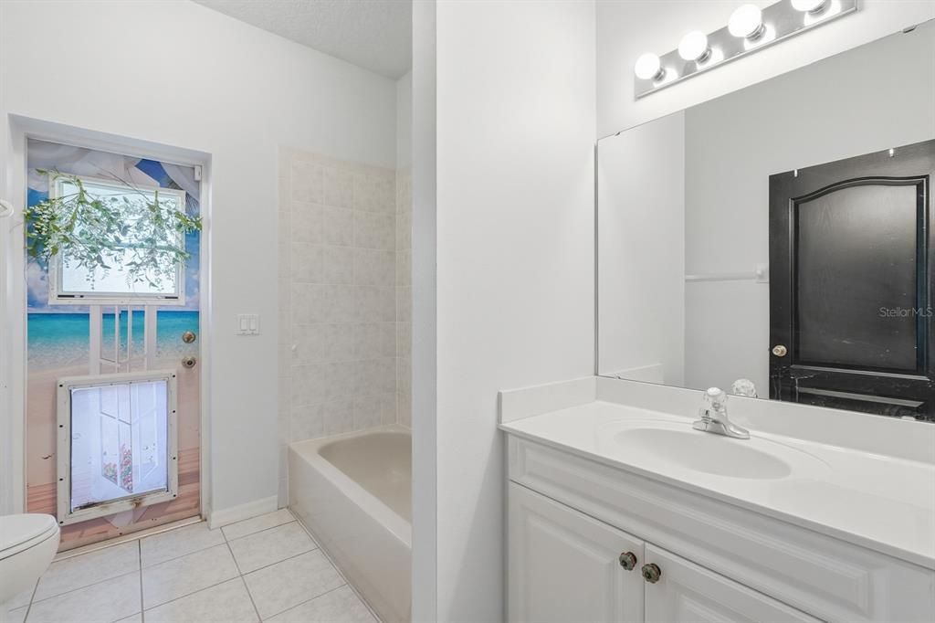 Active With Contract: $350,000 (3 beds, 3 baths, 2042 Square Feet)