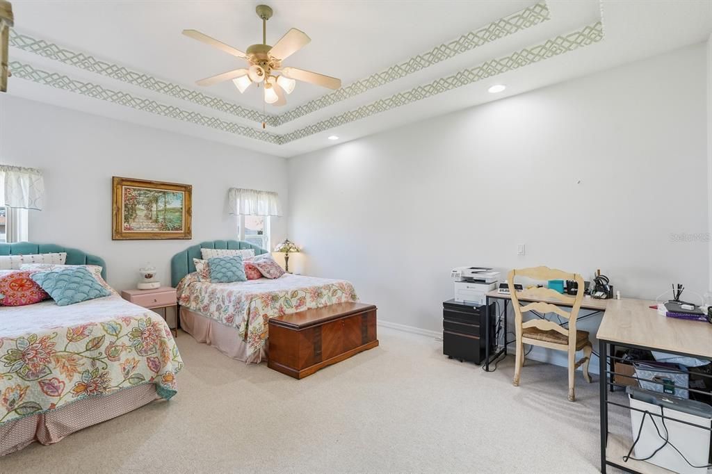 Active With Contract: $350,000 (3 beds, 3 baths, 2042 Square Feet)