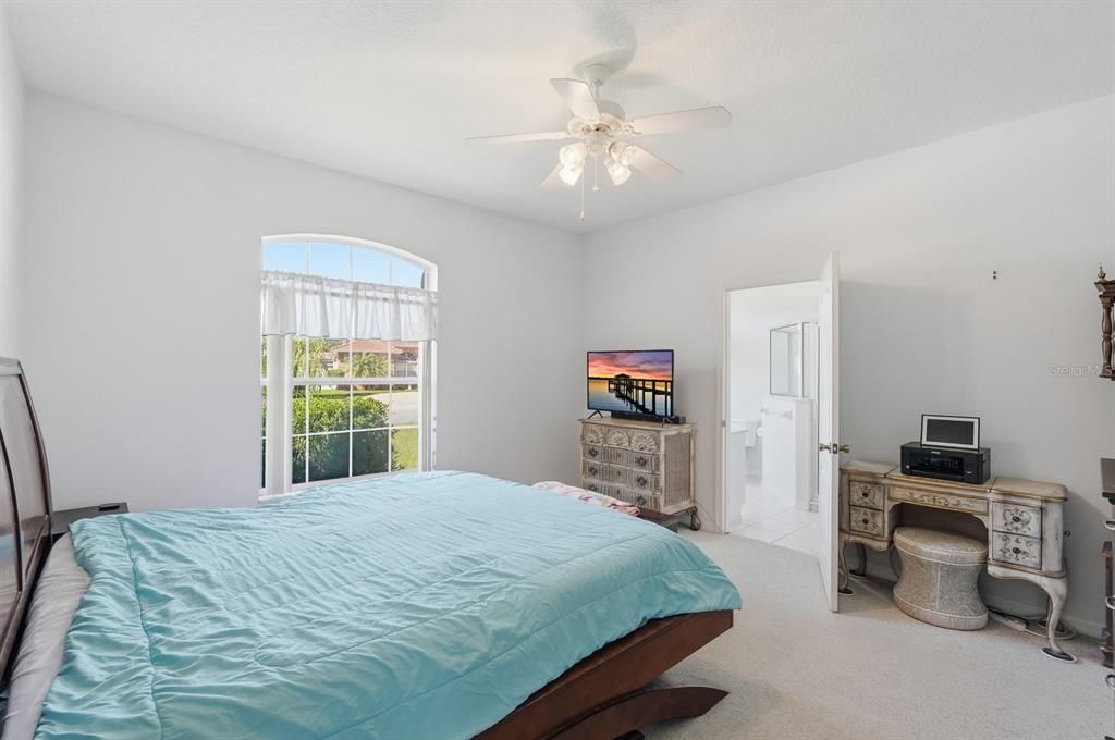 Active With Contract: $350,000 (3 beds, 3 baths, 2042 Square Feet)