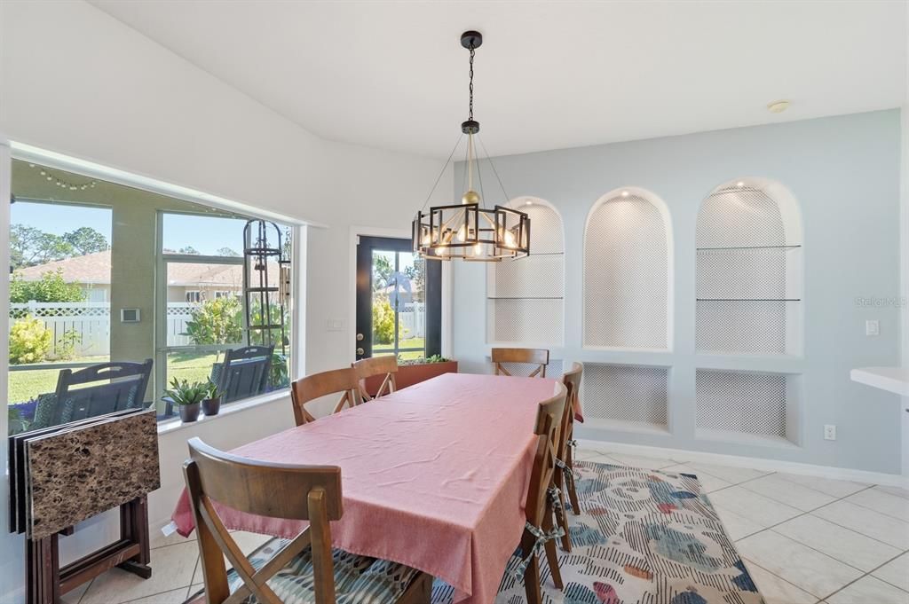 Active With Contract: $350,000 (3 beds, 3 baths, 2042 Square Feet)