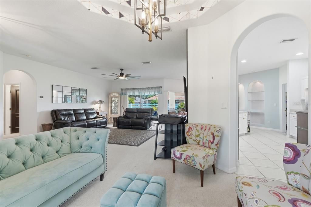 Active With Contract: $350,000 (3 beds, 3 baths, 2042 Square Feet)