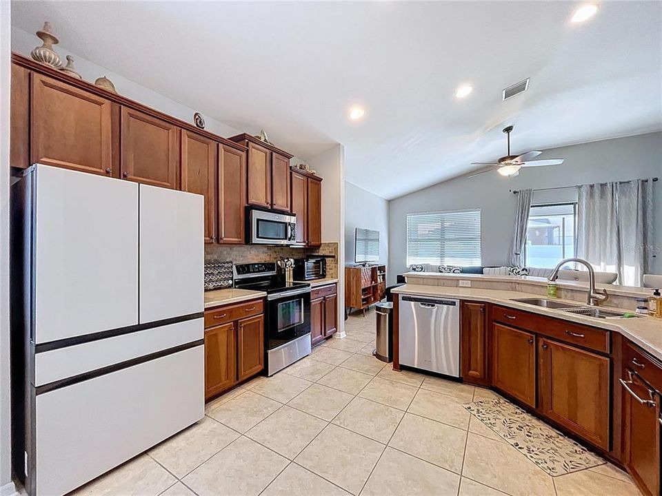 待售: $590,000 (4 贝兹, 3 浴室, 2671 平方英尺)