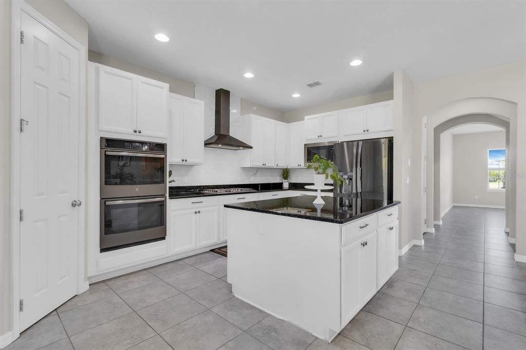 For Sale: $725,000 (5 beds, 3 baths, 4200 Square Feet)