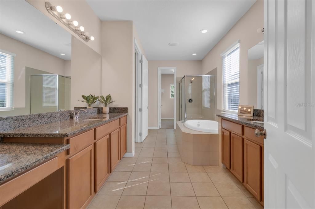 For Sale: $725,000 (5 beds, 3 baths, 4200 Square Feet)