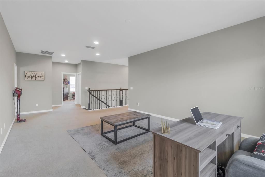 For Sale: $725,000 (5 beds, 3 baths, 4200 Square Feet)