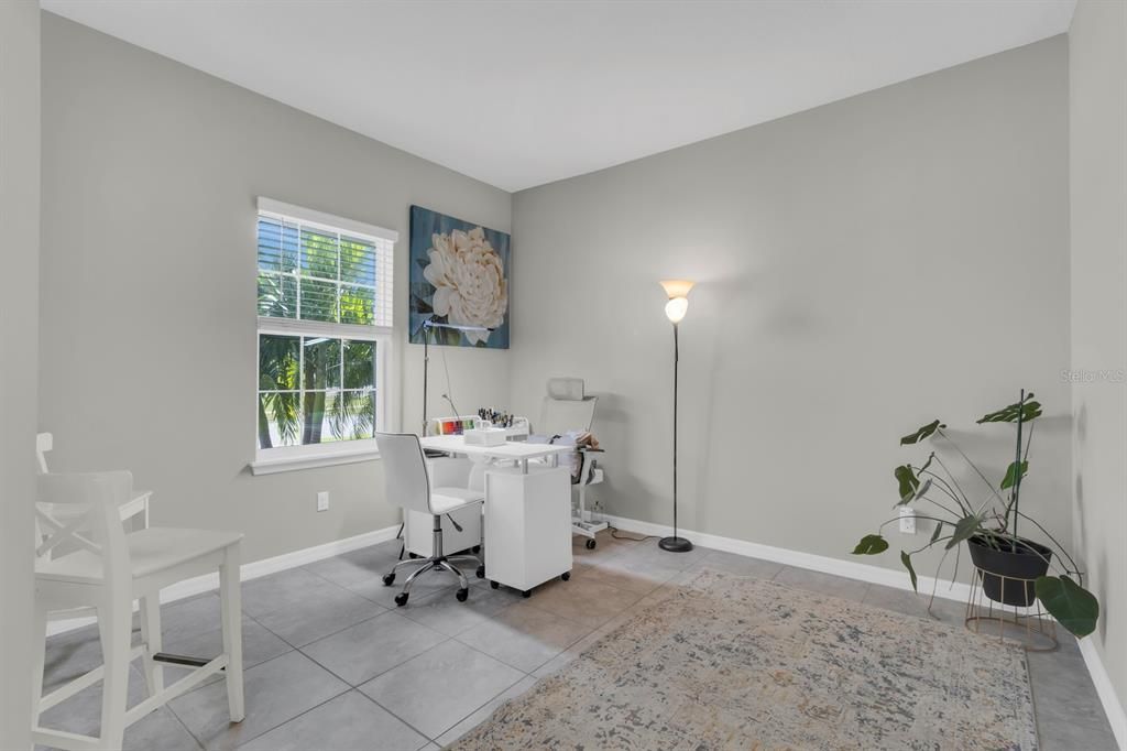 For Sale: $725,000 (5 beds, 3 baths, 4200 Square Feet)