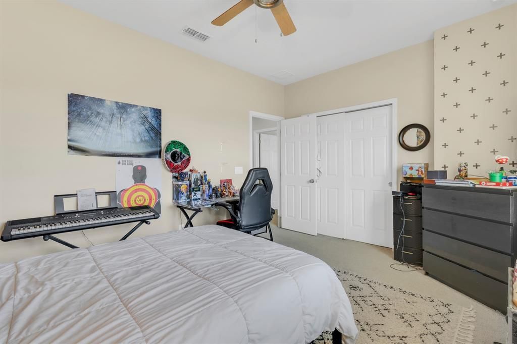 For Sale: $725,000 (5 beds, 3 baths, 4200 Square Feet)