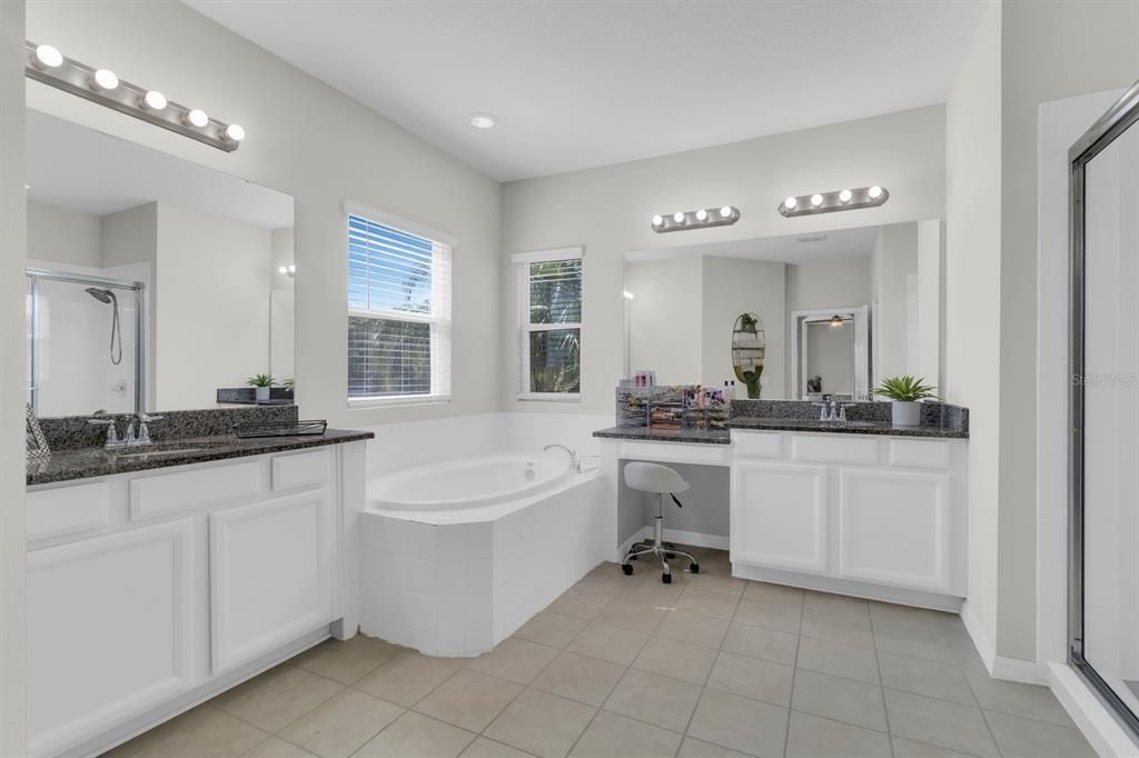 For Sale: $725,000 (5 beds, 3 baths, 4200 Square Feet)