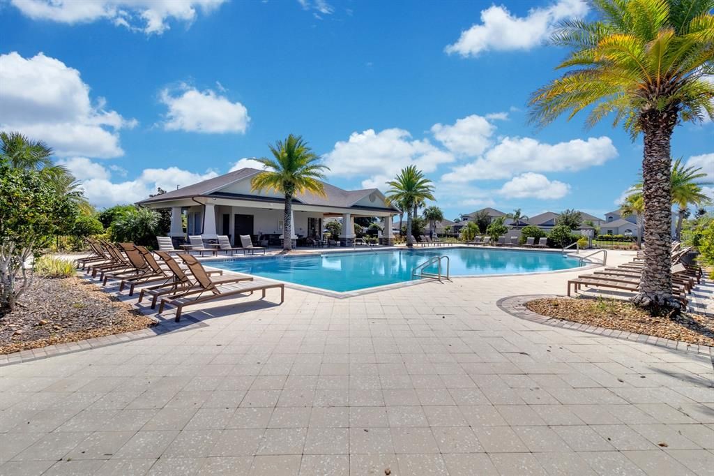 For Sale: $725,000 (5 beds, 3 baths, 4200 Square Feet)