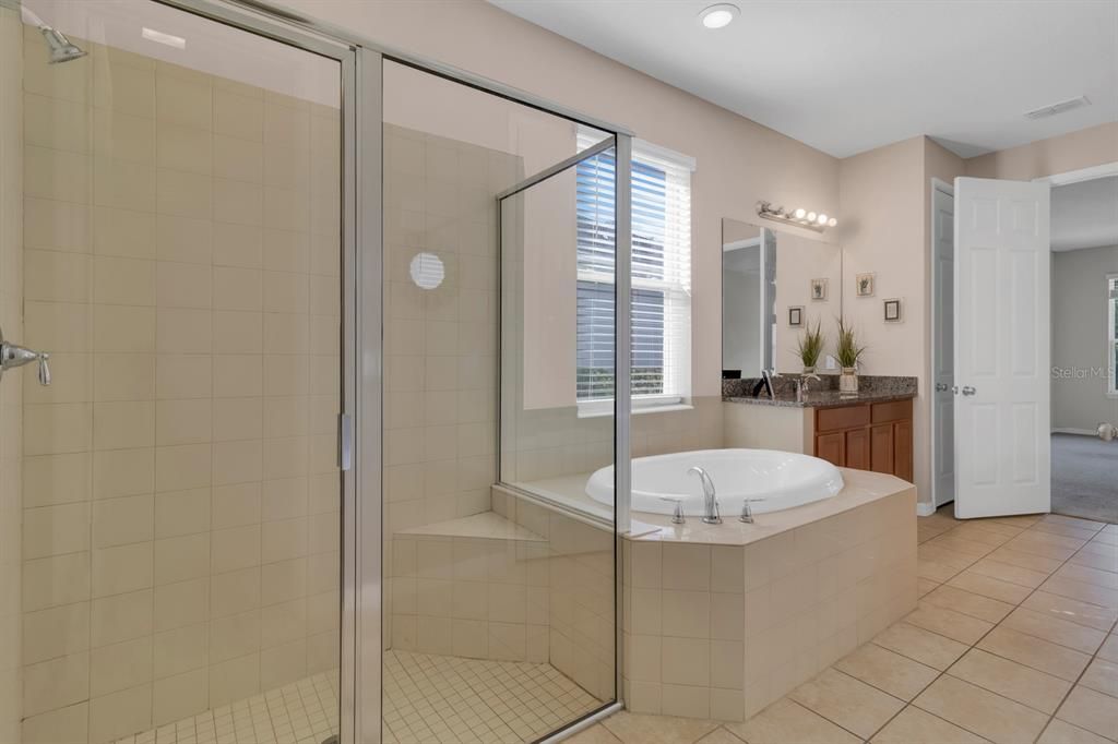 For Sale: $725,000 (5 beds, 3 baths, 4200 Square Feet)